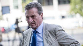 Oettinger „nicht überzeugt“ vom Asyl-Kompromiss