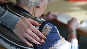 Pflegedienste betrügen Versicherungen um Millionen