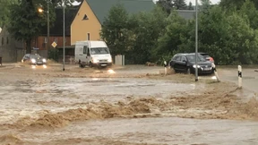 Unwetter legt Flughäfen zeitweise lahm
