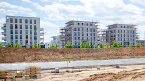 Stiftungen greifen nach Wohnungen