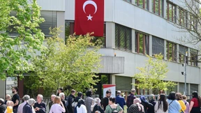 Polizei ermittelt nach Gewalt bei Autokorsos in Stuttgart