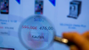 Tausende Geschädigte: Haftstrafen gegen Betrüger im Internet