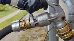 Wie heizen Verbraucher billiger – mit Öl oder Gas?
