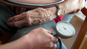 Altenpflege kostet – bald wohl noch mehr