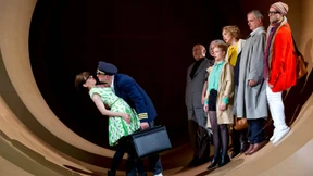 Eltern schunkeln im Gesellschaftsstrudel 