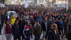 Hunderte Palästinenser protestieren im Gazastreifen