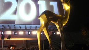 „Männerherzen“, schöne Frauen und der Altkanzler