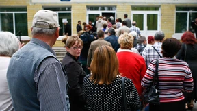 Zornig in langen Schlangen