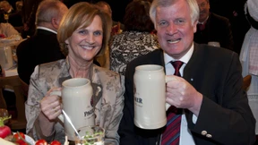 Autark, saustark, selbstsuffizient