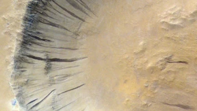 Sind das Spuren von Wasser auf dem Mars?