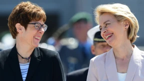 Amtsübergabe mit militärischen Ehren