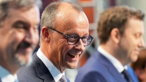 Einkommenssteuersenkung und Mindestlohnanstieg „nicht fix“