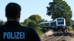 Mutter stirbt bei Unfall auf Bahnübergang 