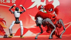 Friedrich Merz im Land der Roboter