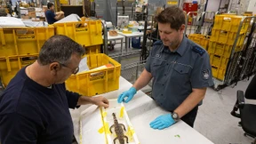 Giftige Sneaker, explosive Lichter