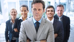 In der Bankfiliale machen sie Luftsprünge