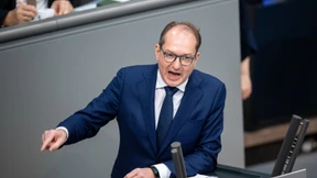 Dobrindt nennt Merz „klaren Favoriten“ für Kanzlerkandidatur