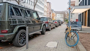 Vorläufig keine höhere Parkgebühr für SUV-Fahrer