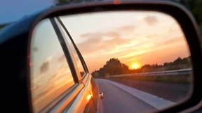 Blick zurück in voller Fahrt