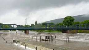 Junges Paar ermordet Mann und wirft Leiche in die Fulda
