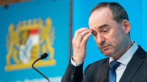 Aiwanger will noch heute auf Fragen der Staatskanzlei antworten