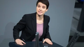 AfD verklagt Frauke Petry