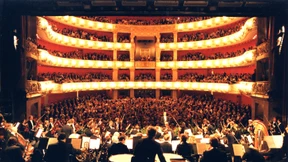 Wie können Opern die Demokratie stärken?