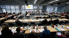 Man macht nur das öffentlich, wozu man gezwungen wird