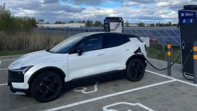 Fährt schneller, als er lädt