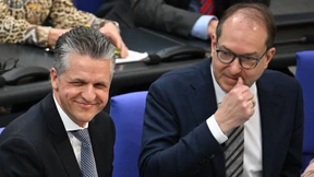 Frei und Dobrindt wollen mehr Grenzkontrollen – GdP hat Zweifel