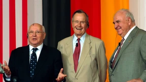 Wie nett Gorbatschow doch lächelte