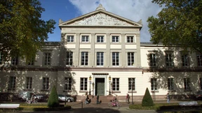 Bildungspflichten eines Universitätspräsidenten