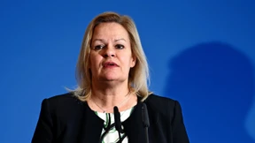 Berlin, bitte hinhören!