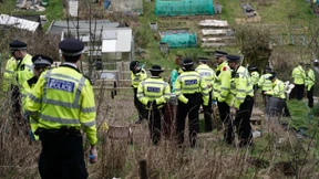 Hunderte Polizisten suchen vermisstes Baby – Eltern festgenommen