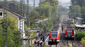 Oberleitungsschaden behindert Bahnverkehr