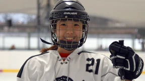 Wie eine 15-Jährige im Eishockey verblüfft