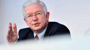 Auch Roland Koch rechnet mit Merkel ab