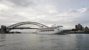 Frau stürzt von Kreuzfahrtschiff