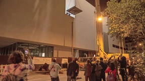 Tonnenschwere Kunst schwebt ins Museum