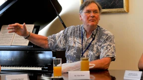 Der witzelnde Professor verliert seinen Posten