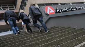 Nahles zwingt Jobcenter zum Sparen