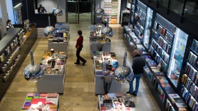 Einkaufen zwischen Alten Meistern und Regenschirmen