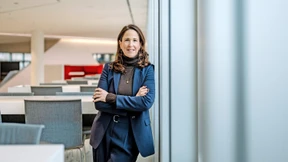 Bankerin mit klarem Kompass