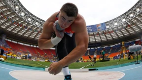 Athlet unter Kolossen