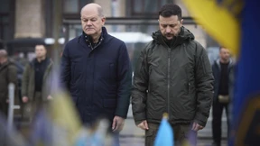 Scholz und Selenskyj gedenken gefallener Soldaten