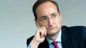 Der Kampf des gefallenen Bankers