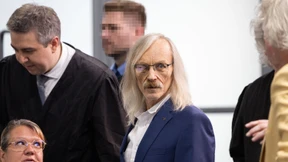 Wütendes Lamento über den Staat