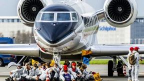 Klimaaktivisten blockieren Privatjets