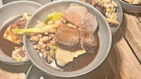 Hier muss sich der AfDler erstmal ein Bier genehmigen