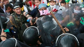 Demonstranten stürmen Ministerien